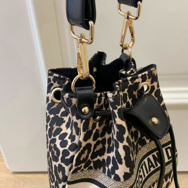 Women's Leopard Print Handbag - Image 3