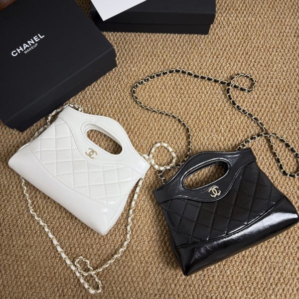 31 Nano Chain Shoulder Hand Bag AP3656 Leather Black/White - Image 4