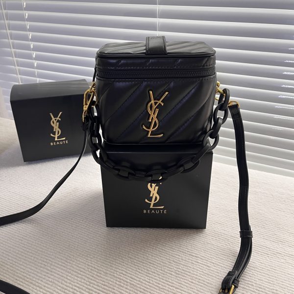 Beaute Beauty GWP VIP Vanity Case Converted Bag Black - Image 4