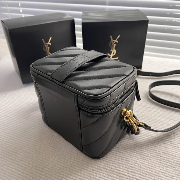 Beaute Beauty GWP VIP Vanity Case Converted Bag Black - Image 5