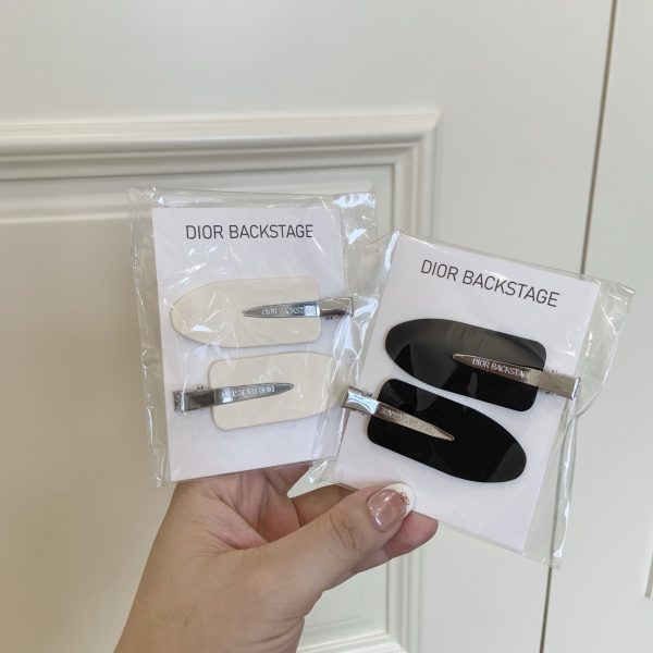 Black/White Hair Clips 2 Piece Set Novelty NEW