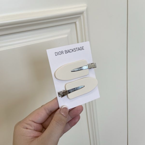 Black/White Hair Clips 2 Piece Set Novelty NEW - Image 4