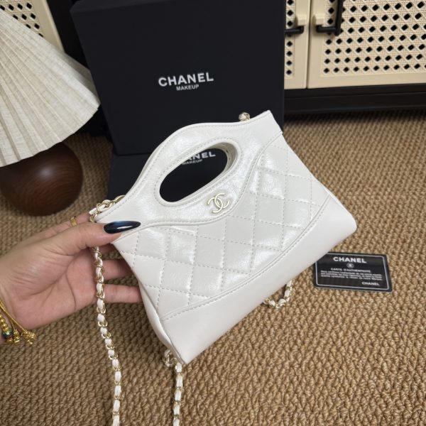 31 Nano Chain Shoulder Hand Bag AP3656 Leather Black/White - Image 19