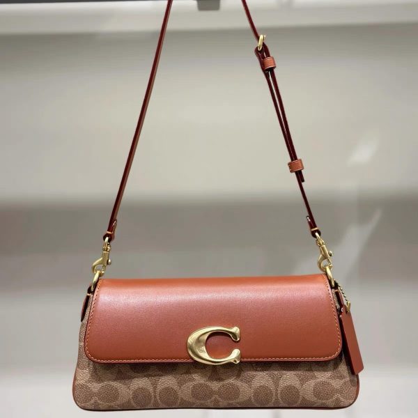 Shoulder Bag In Signature Canvas Tan Caramel CBA83