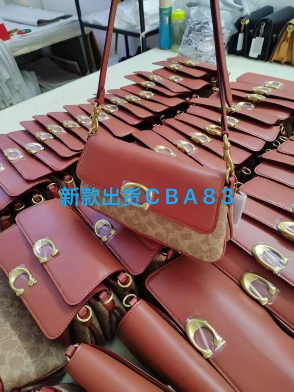 Shoulder Bag In Signature Canvas Tan Caramel CBA83 - Image 4