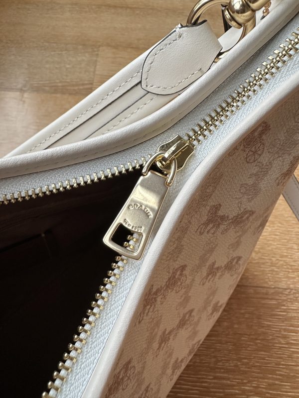 Shoulder Bag Laurela Horse Carriage Print White CBL85 - Image 7