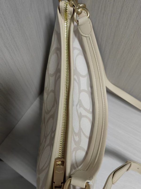 Laurel Leather Shoulder Bag White CBH87 - Image 3