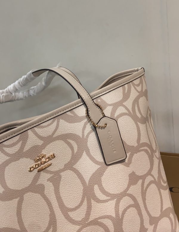 Tote Bag In Sketch Signature Canvas Ivory CBH89 - Image 2