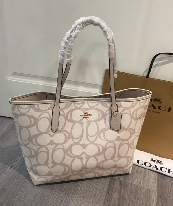 Tote Bag In Sketch Signature Canvas Ivory CBH89 - Image 3