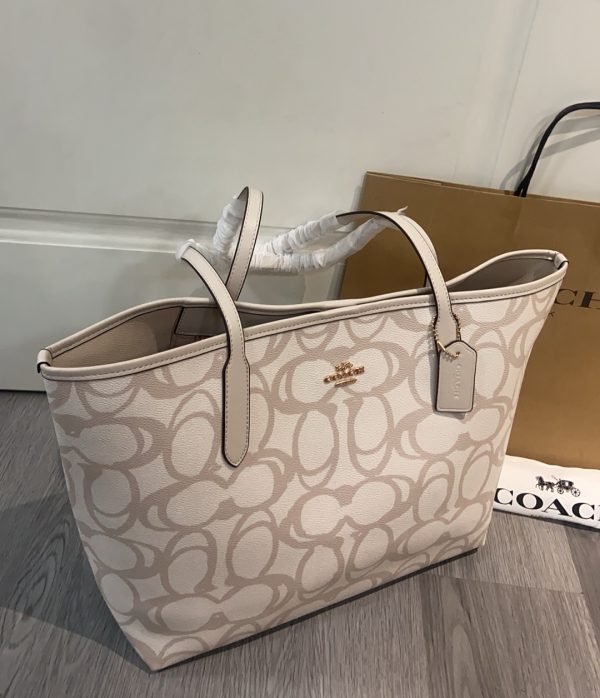 Tote Bag In Sketch Signature Canvas Ivory CBH89 - Image 6