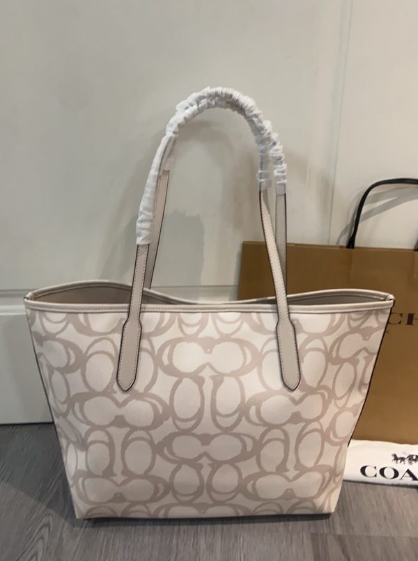 Tote Bag In Sketch Signature Canvas Ivory CBH89 - Image 8