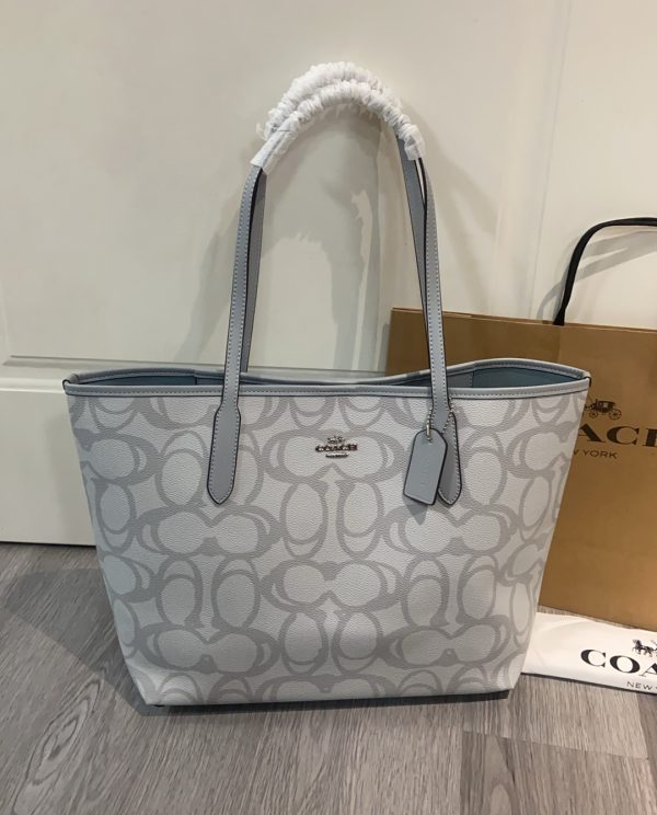 Tote Bag In Sketch Signature Canvas Ice Blue CBH89
