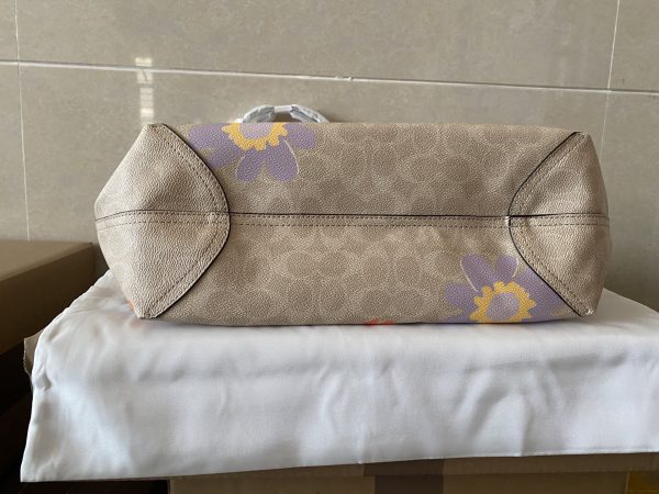 Tote Bag In Signature Canvas Leather Floral Print CBG71 - Image 4