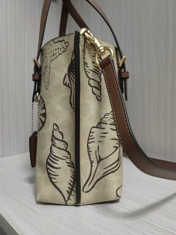 Mollie Tote Bag 25 In Signature Canvas With Shell Print CBH63 - Image 4