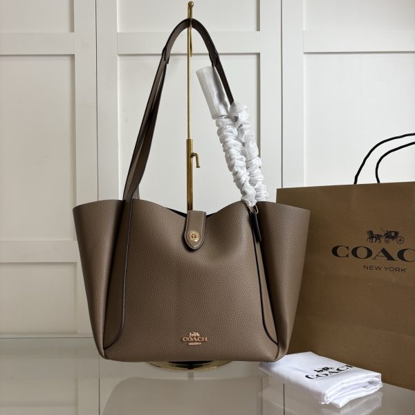 Hadley Turnlock Tote Bag Brown CAL17