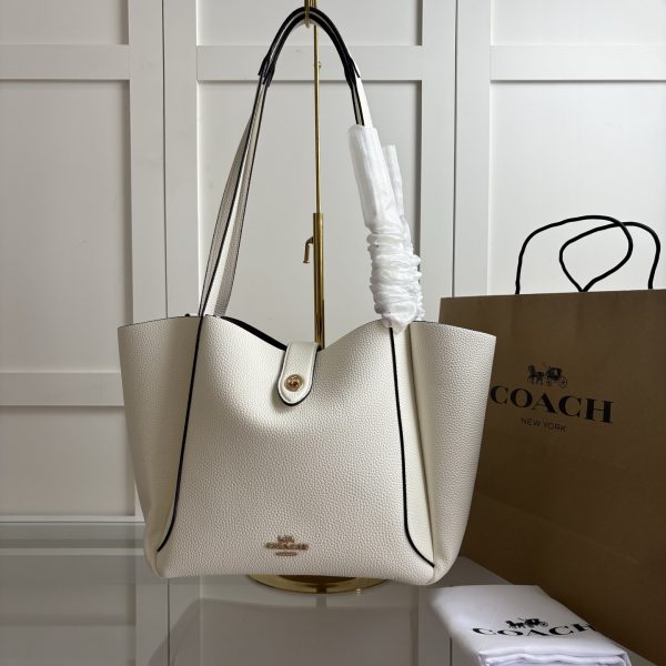 Hadley Turnlock Tote Bag White CAL17