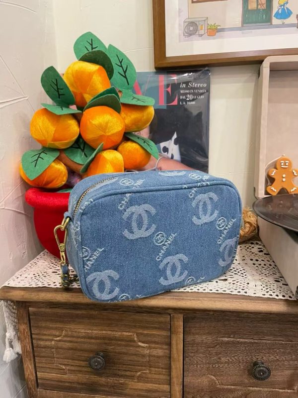 Denim Make Up Bag / No Box