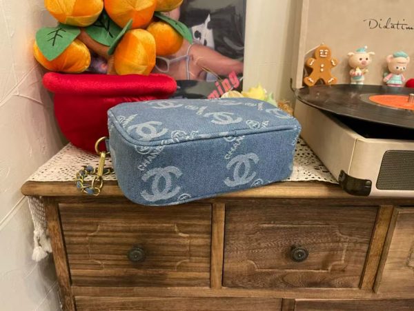 Denim Make Up Bag / No Box - Image 3