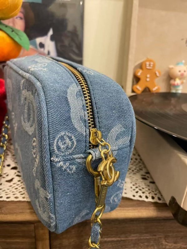 Denim Make Up Bag / No Box - Image 4