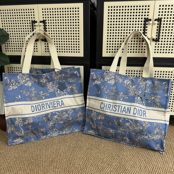 Brand New Print Gorgeous Palm Trees And Butterflies Tote Bag - Image 10