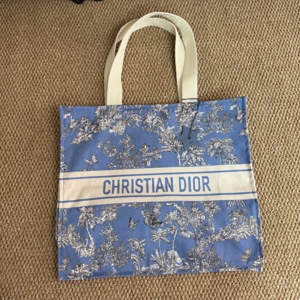Brand New Print Gorgeous Palm Trees And Butterflies Tote Bag - Image 9