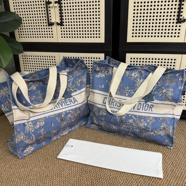 Brand New Print Gorgeous Palm Trees And Butterflies Tote Bag - Image 8