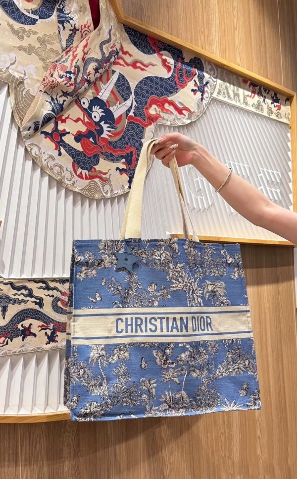 Brand New Print Gorgeous Palm Trees And Butterflies Tote Bag - Image 2