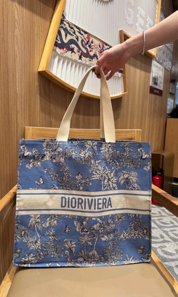 Brand New Print Gorgeous Palm Trees And Butterflies Tote Bag - Image 6