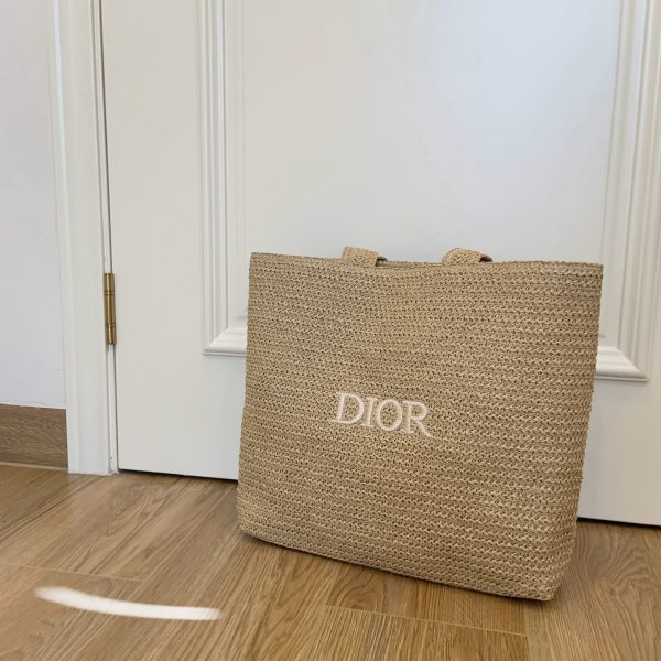 Large Capacity Lightweight Causal Woven Straw Tote Bag - Image 5