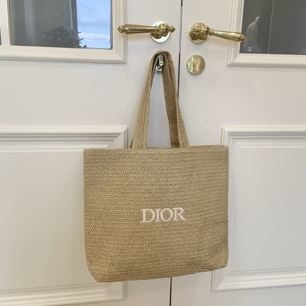 Large Capacity Lightweight Causal Woven Straw Tote Bag - Image 7