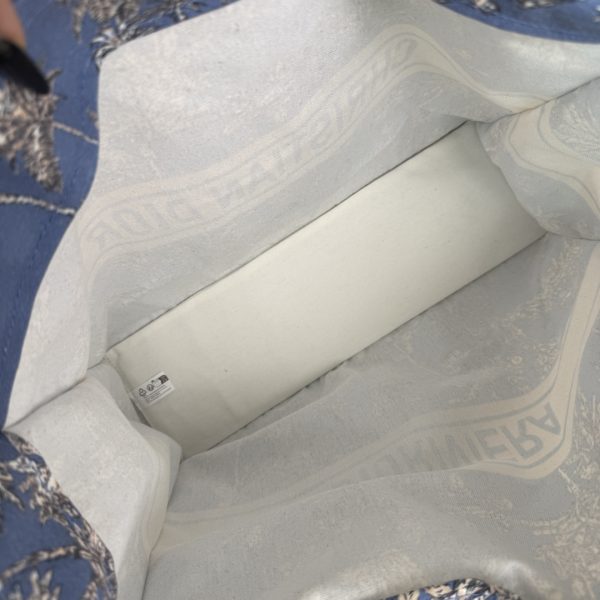 Brand New Print Gorgeous Palm Trees And Butterflies Tote Bag - Image 13