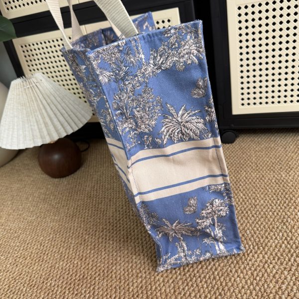 Brand New Print Gorgeous Palm Trees And Butterflies Tote Bag - Image 11