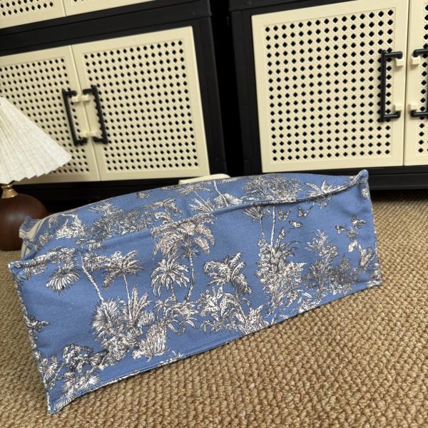 Brand New Print Gorgeous Palm Trees And Butterflies Tote Bag - Image 12