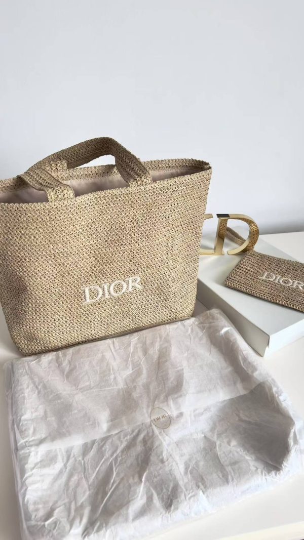 Large Capacity Lightweight Causal Woven Straw Tote Bag - Image 4