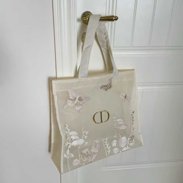 Butterfly Tote Mesh Makeup Bag Embroidered  Storage Bag - Image 4