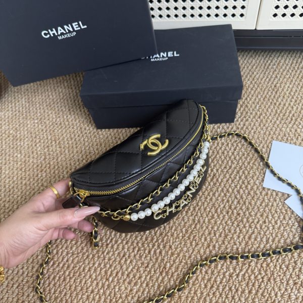 24A Pearl Chain Waist Bag - Image 7