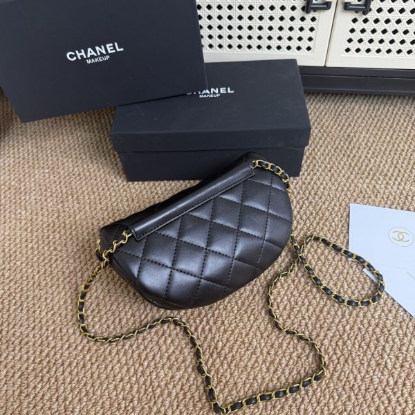 24A Pearl Chain Waist Bag - Image 8