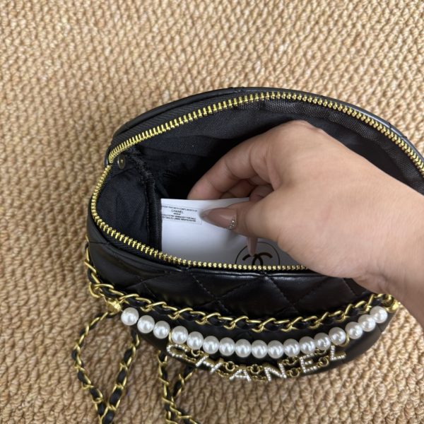 24A Pearl Chain Waist Bag - Image 9